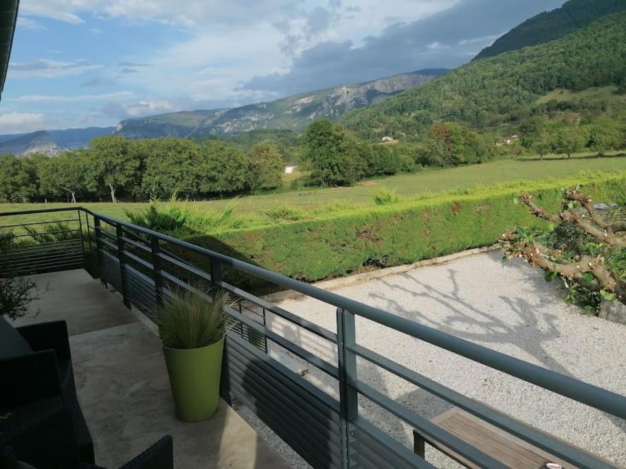 Balcons Du Royans.Logement Entier Piscine Saint-Jean-en-Royans Luaran gambar